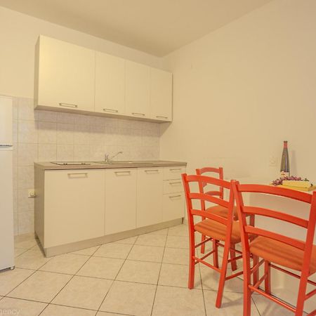 Ferienwohnung Bepic Quiet Location On A Beautiful Bay Metajna Exterior foto