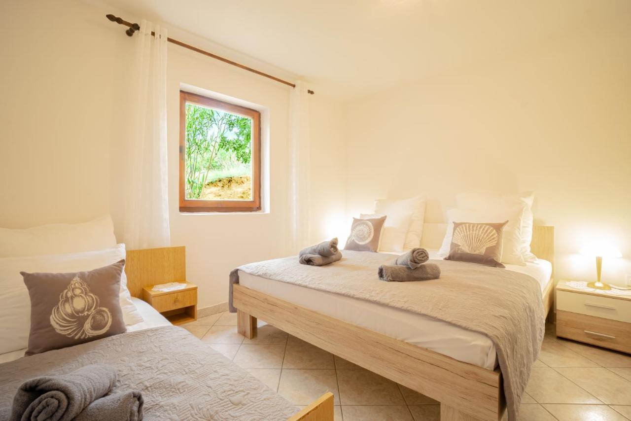 Ferienwohnung Bepic Quiet Location On A Beautiful Bay Metajna Exterior foto