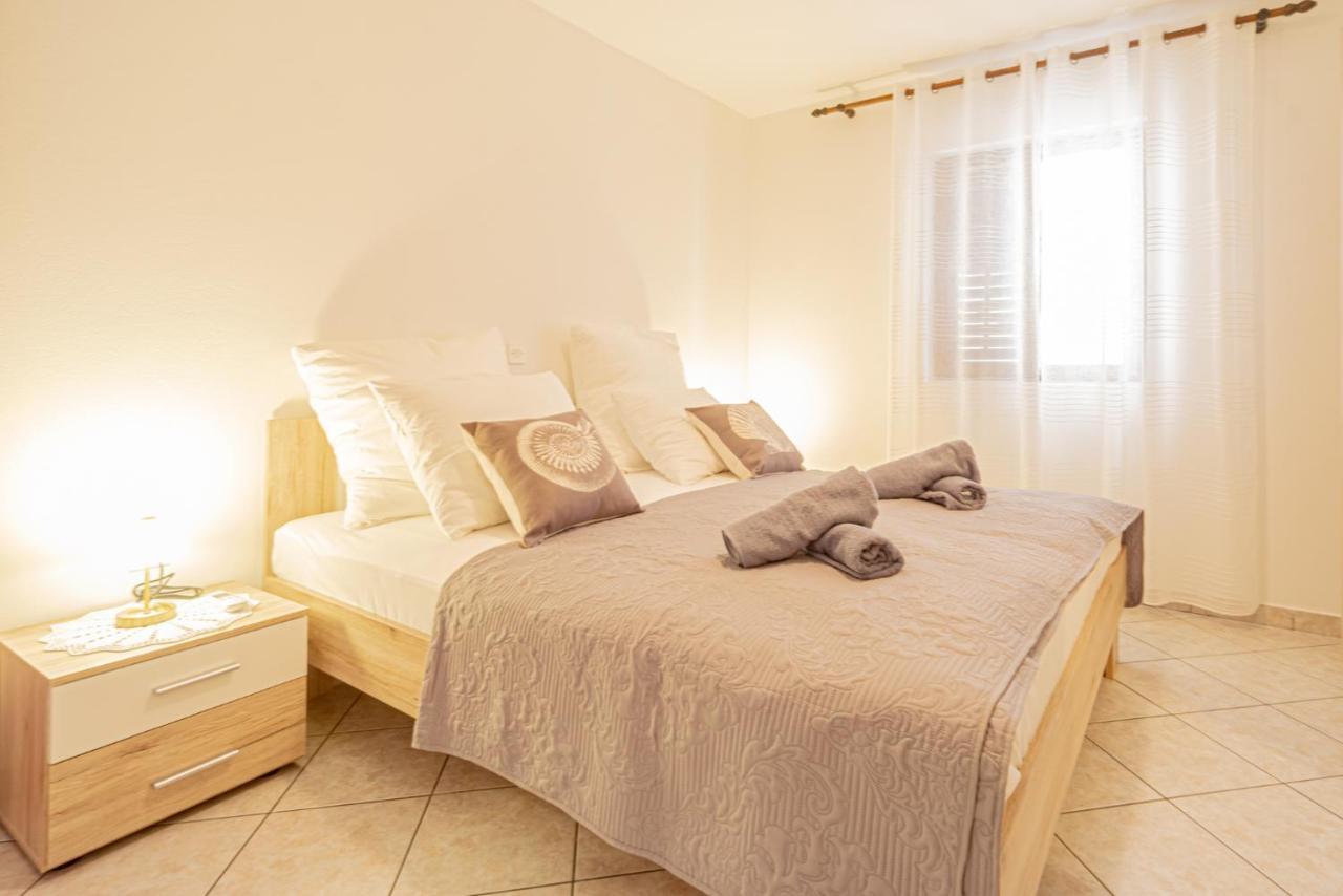 Ferienwohnung Bepic Quiet Location On A Beautiful Bay Metajna Exterior foto